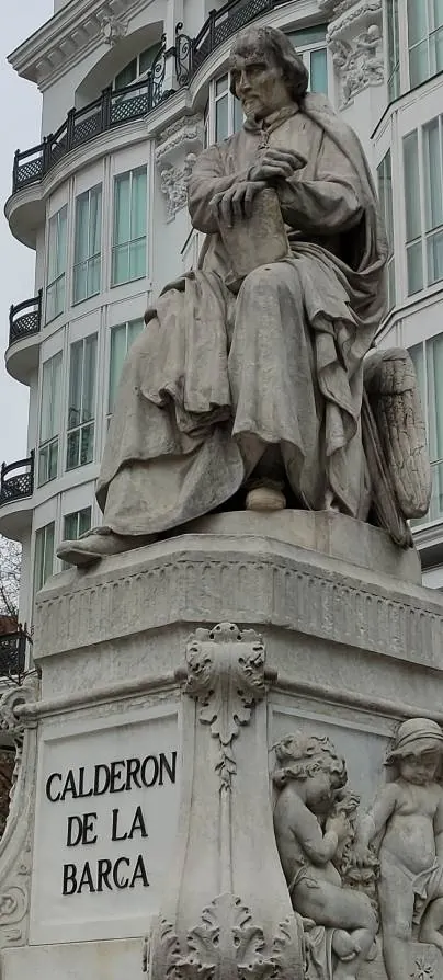 Estatua de Calderón de la Barca en la plaza de Santa Ana de Madrid